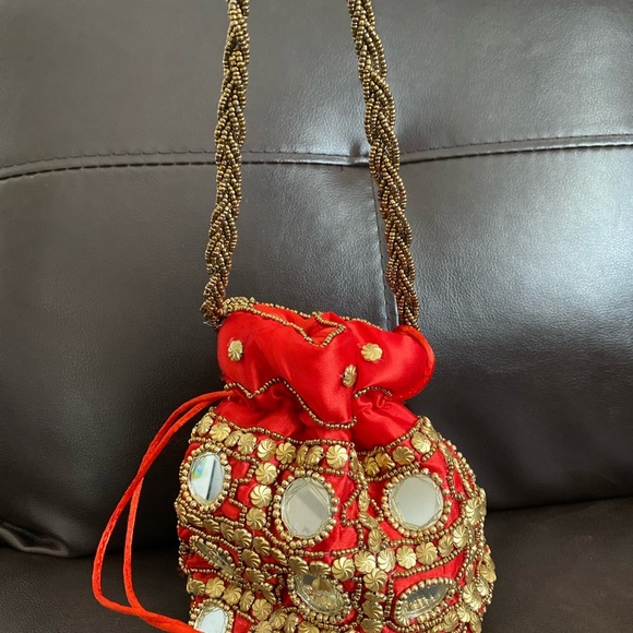 Small round bridal or party bag - Picture 2 of 4